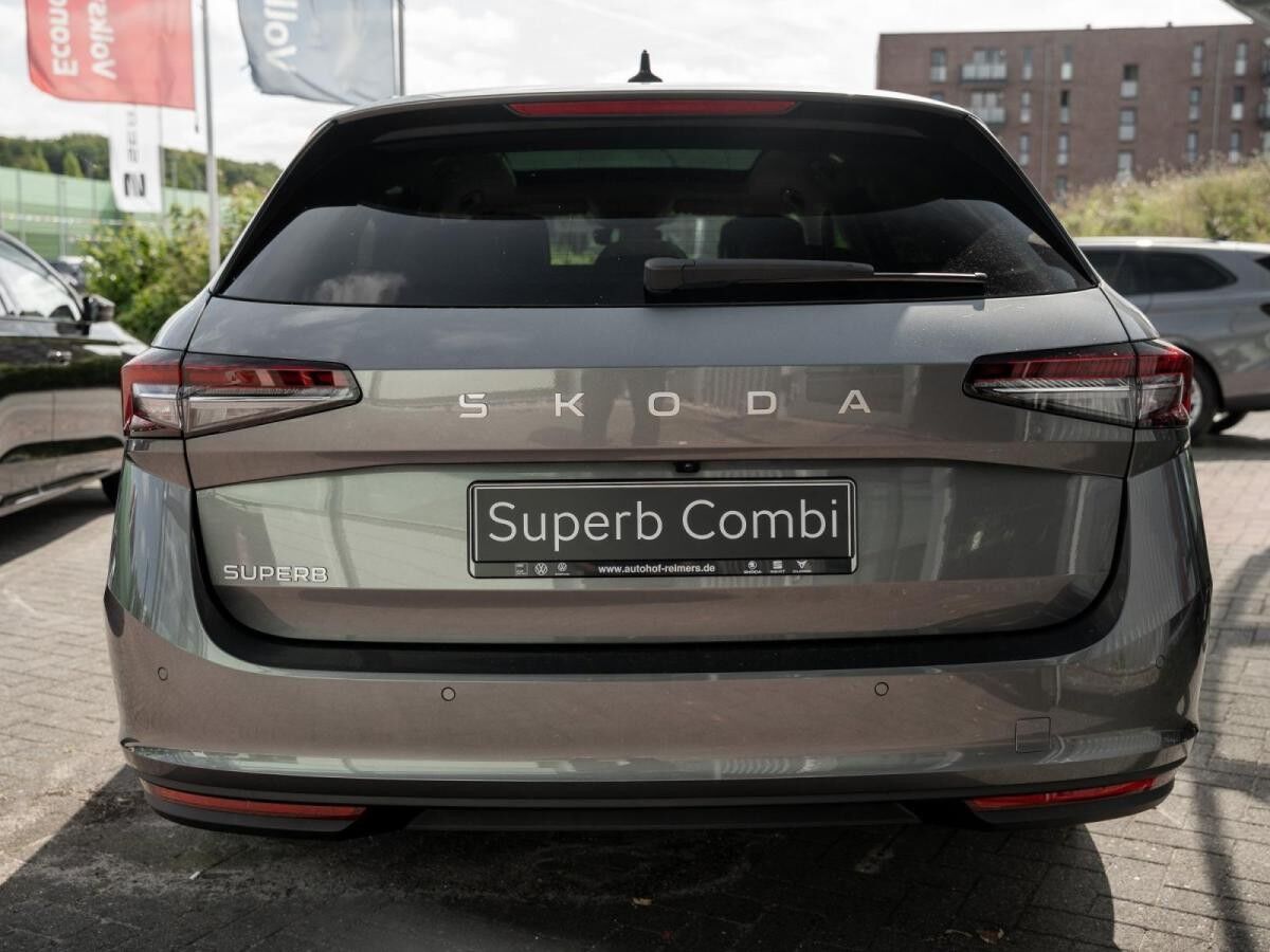 Skoda Superb Combi Selection 2.0 TDI DSG AHK Kam. LM