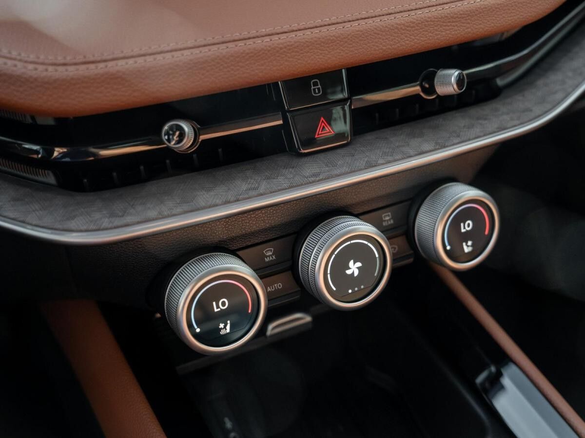 Skoda Superb Combi Selection 2.0 TDI DSG AHK Kam. LM