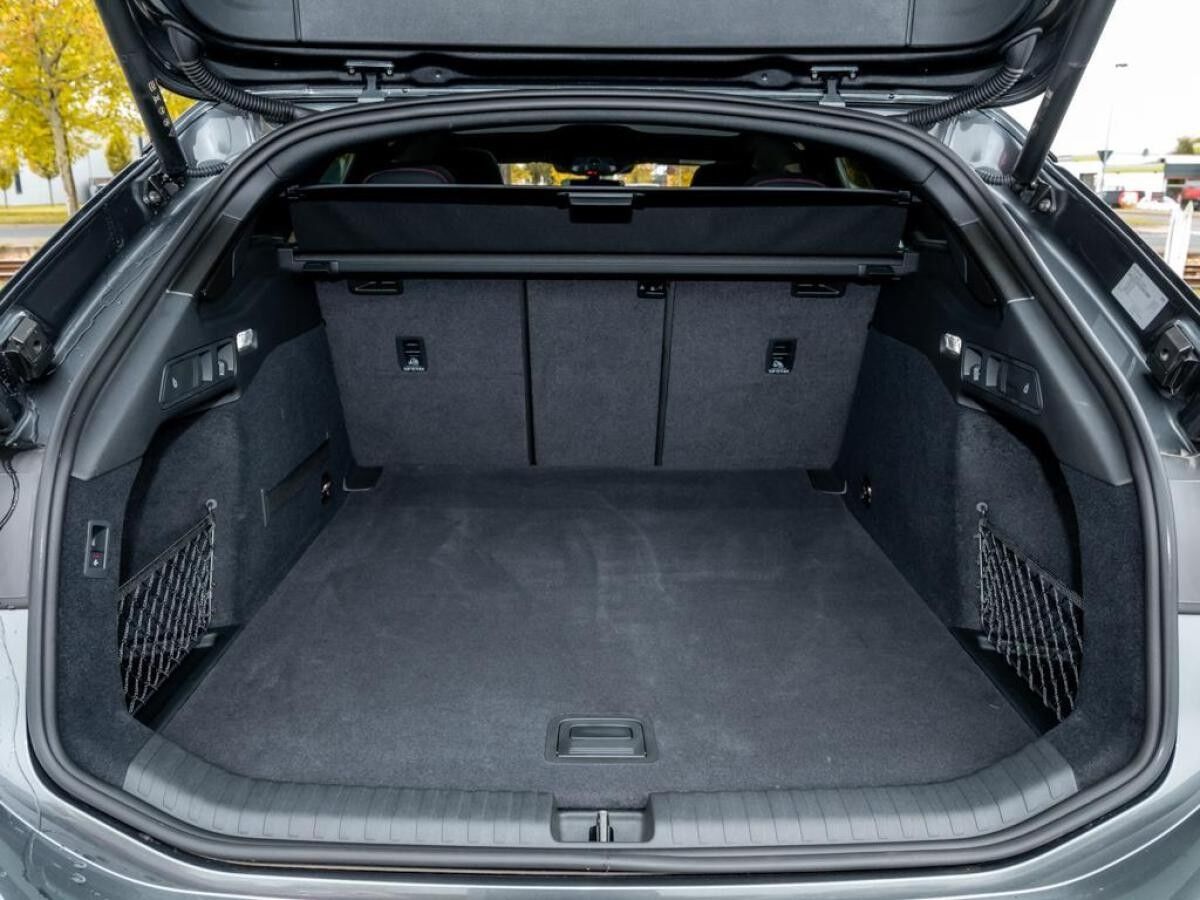 Audi A6 e-tron Avant S line /Matrix/adAir/Pano/HuD/AH