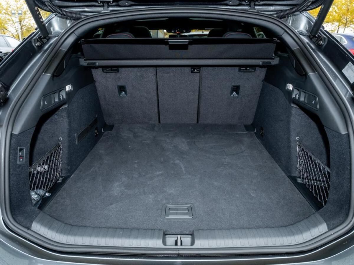 Audi A6 e-tron Avant performance edt one S line /Matr