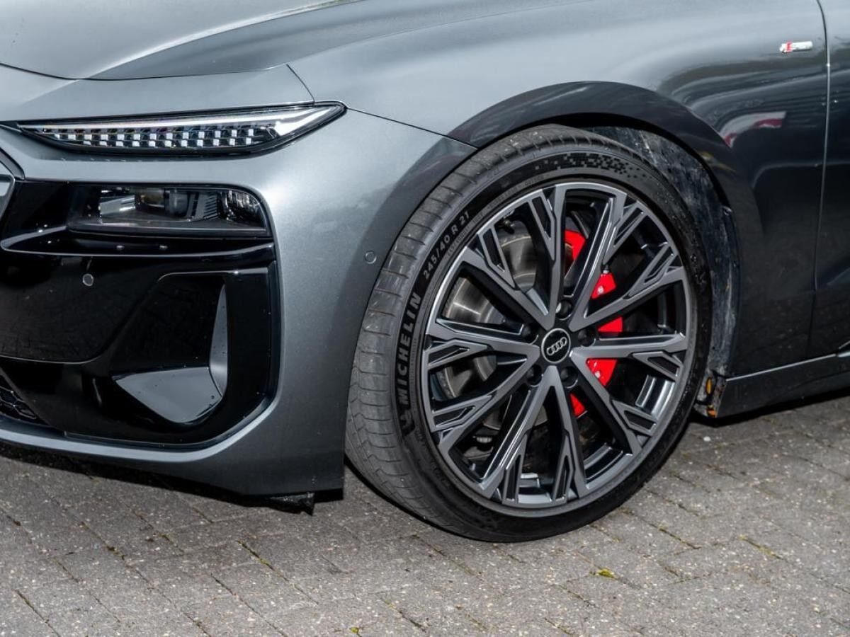 Audi A6 e-tron Avant performance edt one S line /Matr