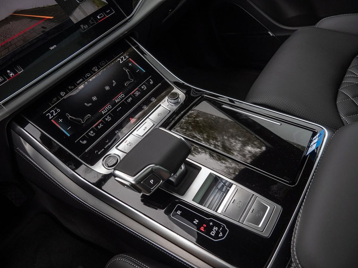 Audi Q7 SUV S line business TFSI e quattro