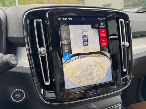 Volvo XC40 B3 B DKG ULTRA - BLACK EDITION - Inkl. Anhängerkupplung! - Sofort lieferbar