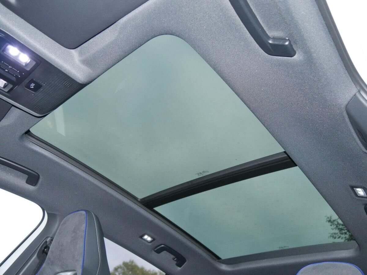 Volkswagen Tiguan R-Line 2,0TDI 4MOTION DSG Pano,AHK Lagerwagen !