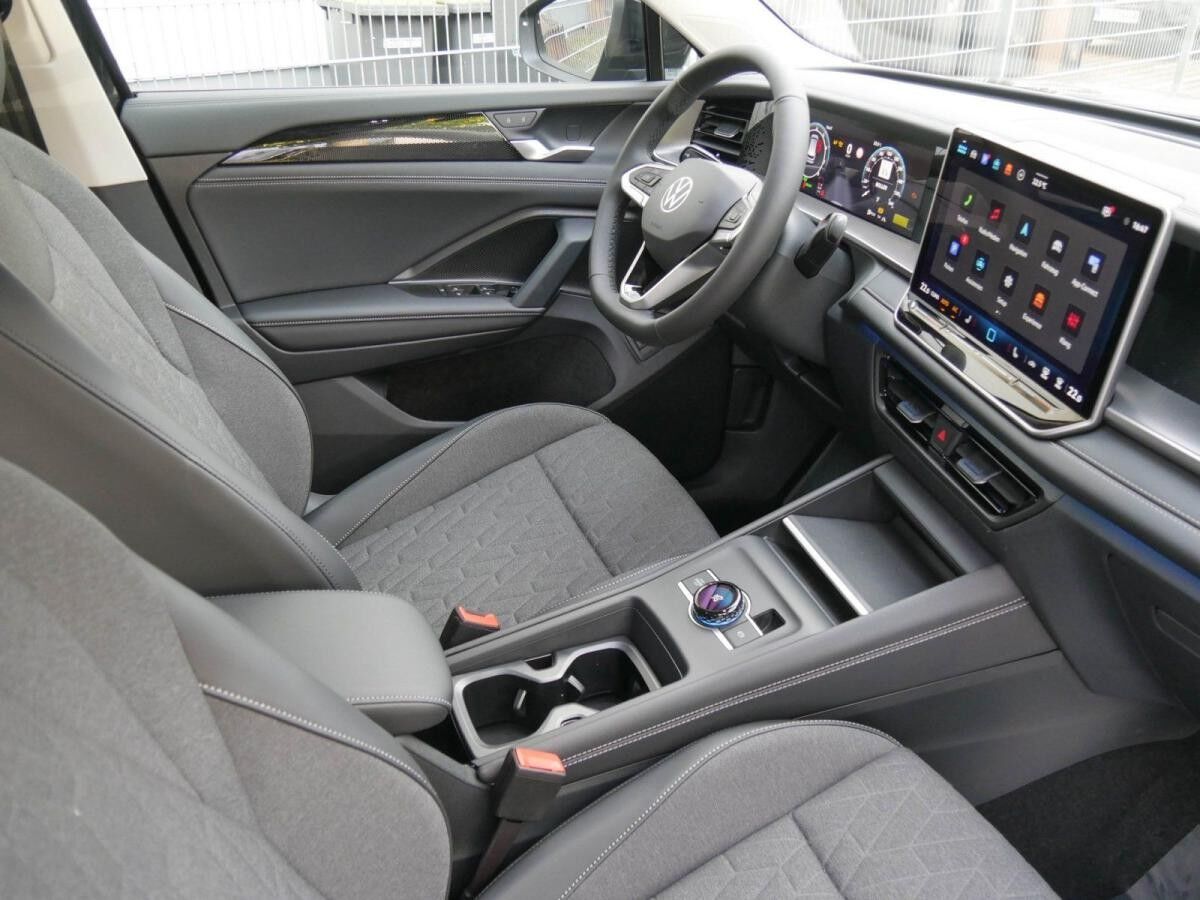 Volkswagen Tayron Life 1,5 l eTSI DSG AHK 7 Sitzer Lagerwagen !