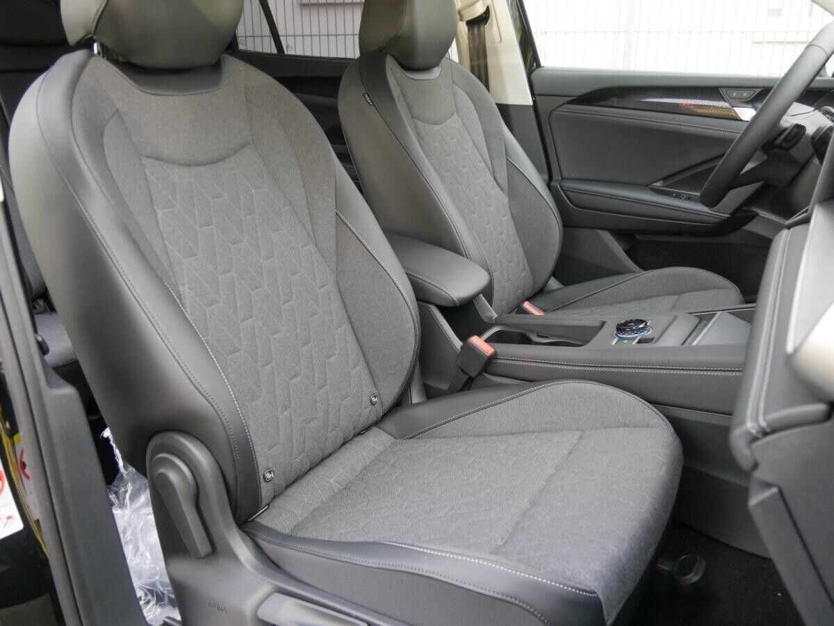 Volkswagen Tayron Life 1,5 l eTSI DSG AHK 7 Sitzer Lagerwagen !