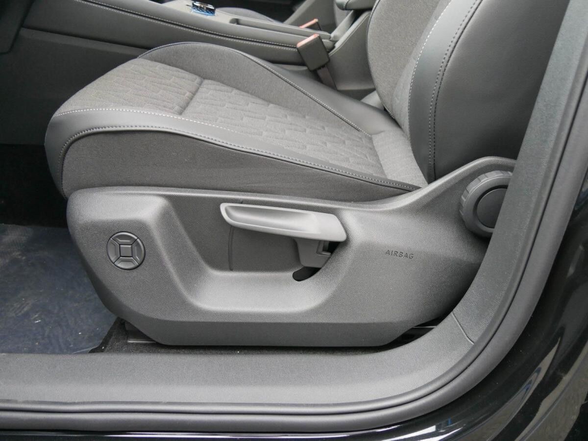 Volkswagen Tayron Life 1,5 l eTSI DSG AHK 7 Sitzer Lagerwagen !