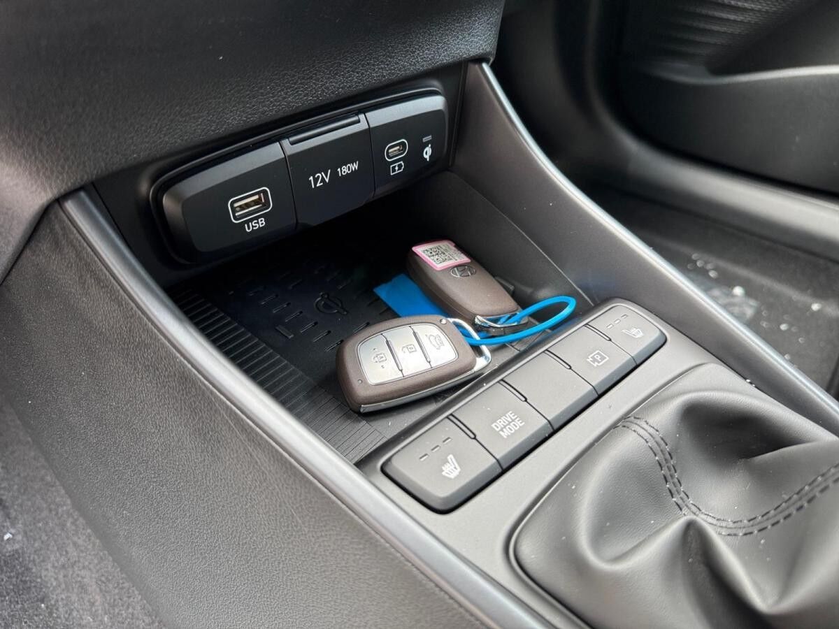 Hyundai i20 FL (MY25) 1.0 T-GDI 100 PS 6-MT Trend, Komfortpaket