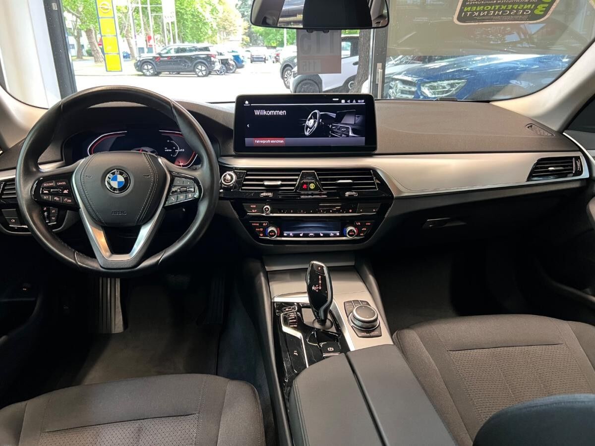 BMW 520 Touring (G31) Navi Kamera SR&WR ACC