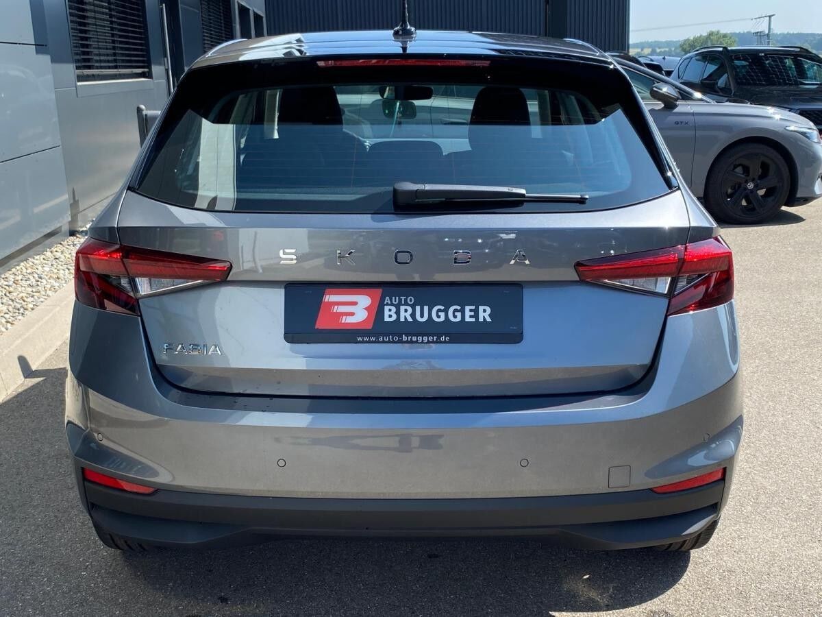 Skoda Fabia 1.0 TSI Selection KLIMA PDC DAB+ CAR-PLAY