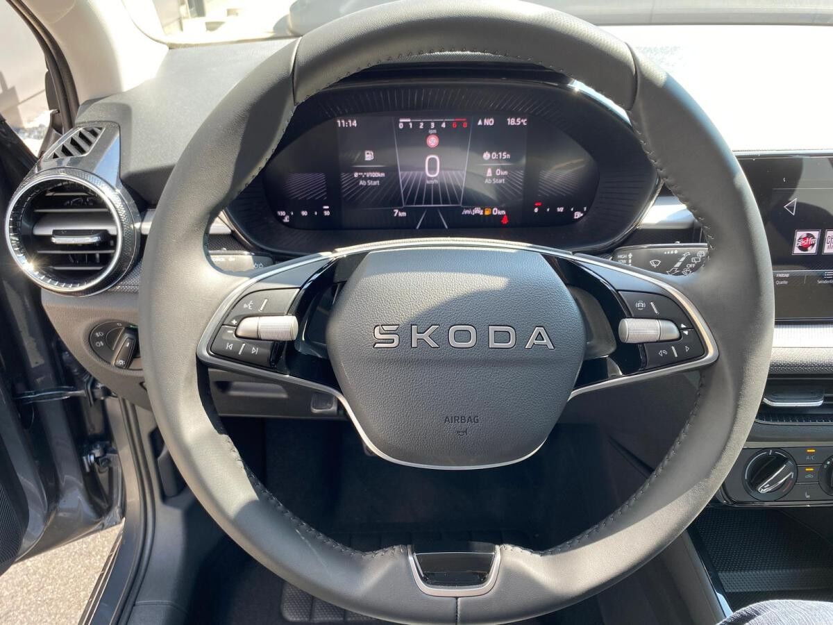 Skoda Fabia 1.0 TSI Selection KLIMA PDC DAB+ CAR-PLAY