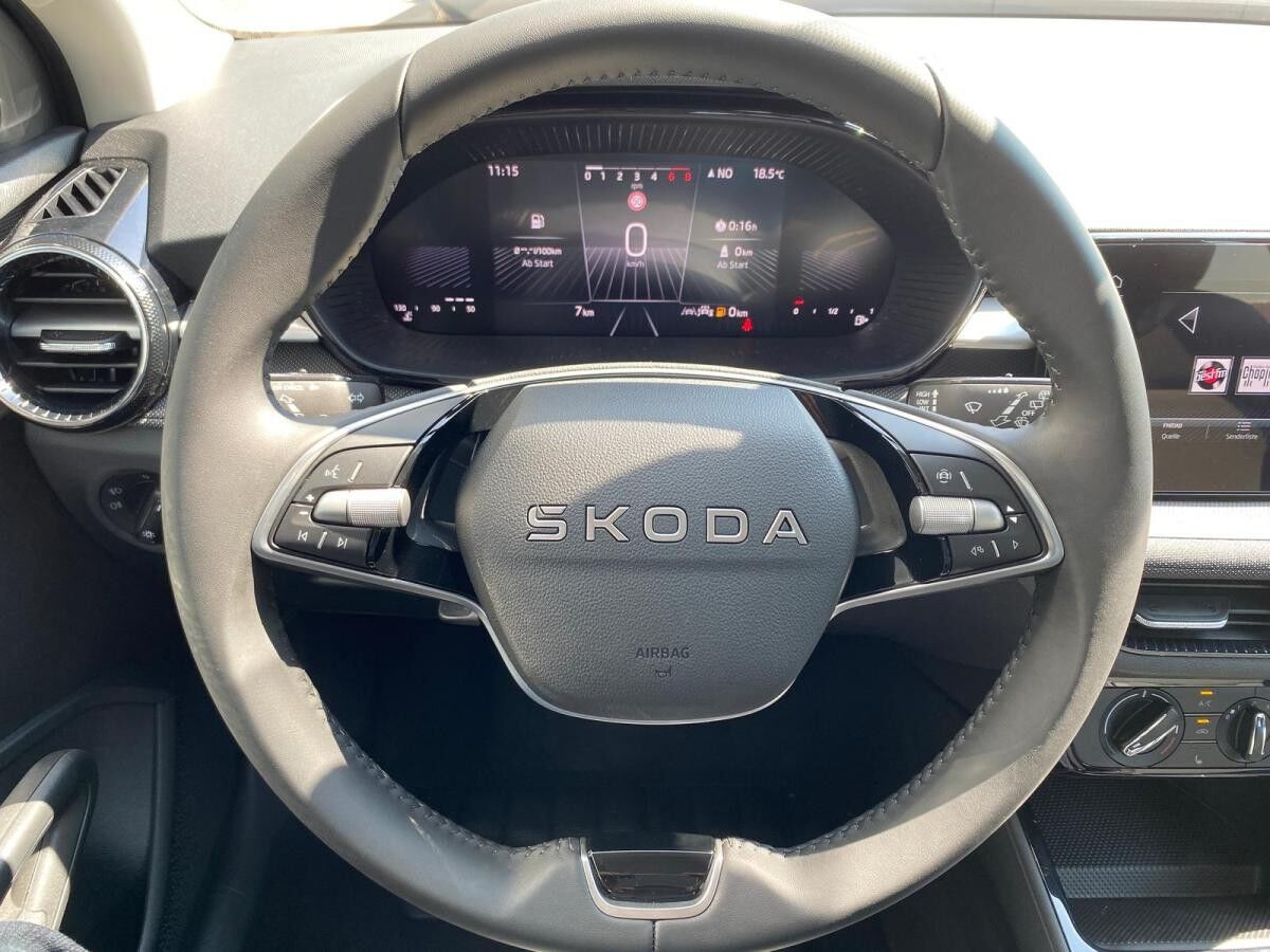 Skoda Fabia 1.0 TSI Selection KLIMA PDC DAB+ CAR-PLAY