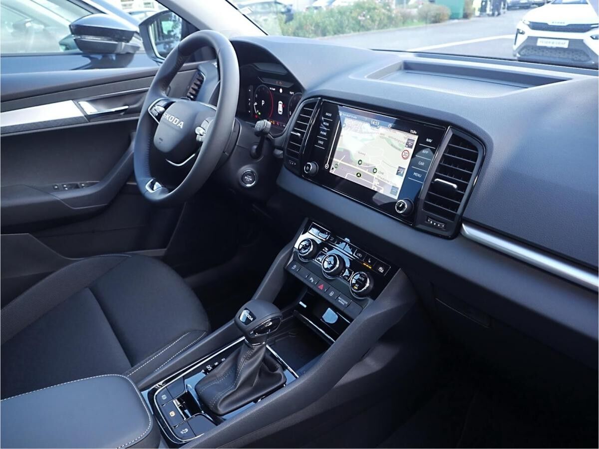 Skoda Karoq Selection 2,0l TDI * LED AHK RFK KLIMA**