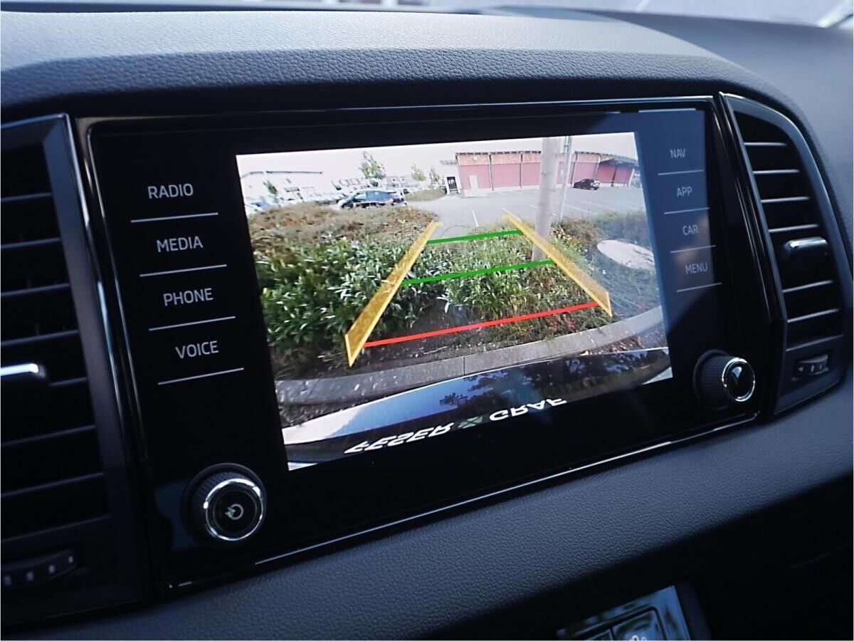 Skoda Karoq Selection 2,0l TDI * LED AHK RFK KLIMA**