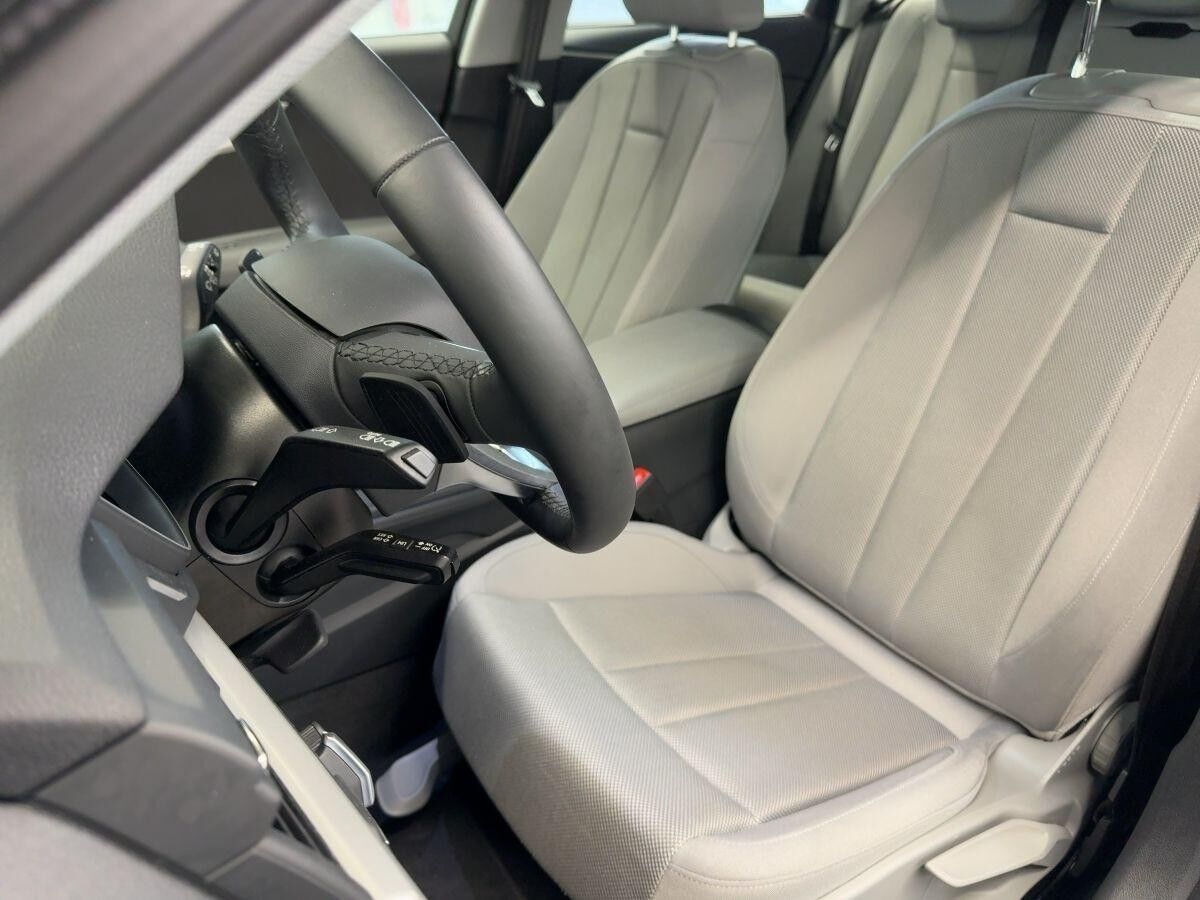 Audi A4 Avant 30 TDI AHK DAB Navi