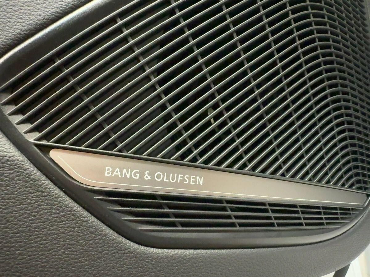 Audi A4 Avant S line 40 TFSI Pano Matrix Kamera B&0 AHK