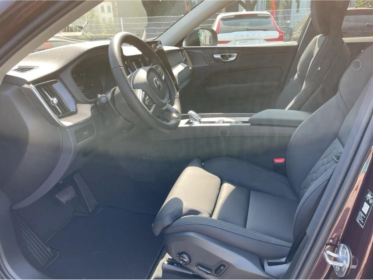 Volvo XC60 B5 PLUS Dark