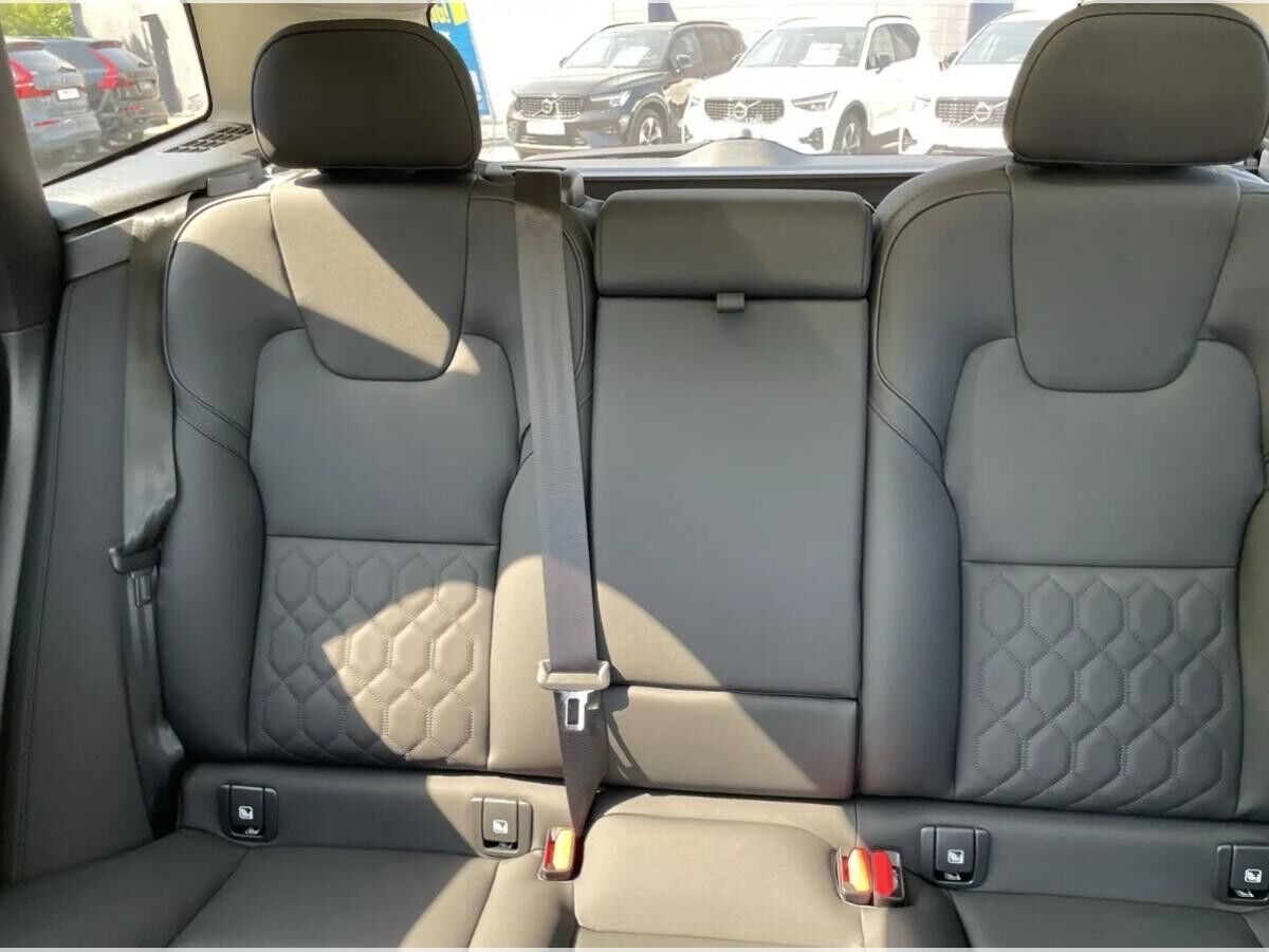 Volvo XC60 B5 PLUS Dark