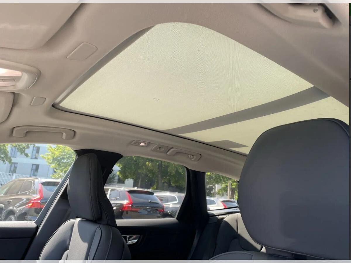 Volvo XC60 B5 PLUS Dark