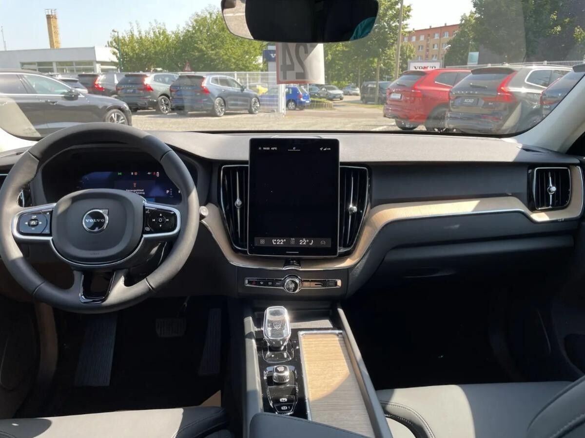 Volvo XC60 B5 PLUS Dark