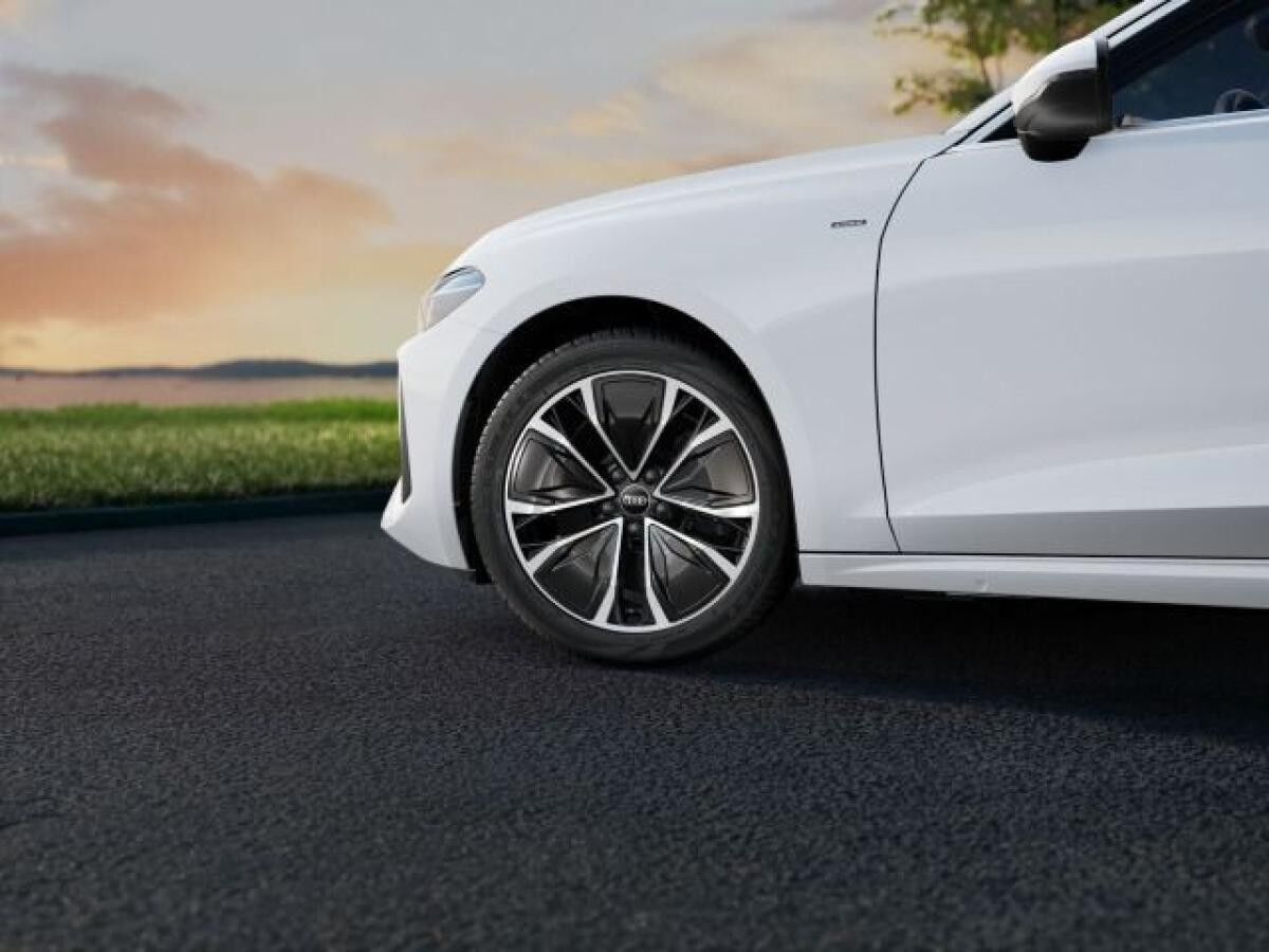 Audi A5 Avant e-hybrid quattro *FREI KONFIGURIERBAR*