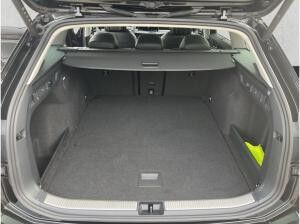Volkswagen Passat Variant Elegance 2.0 TDI DSG,IQ.LIGHT,AHK