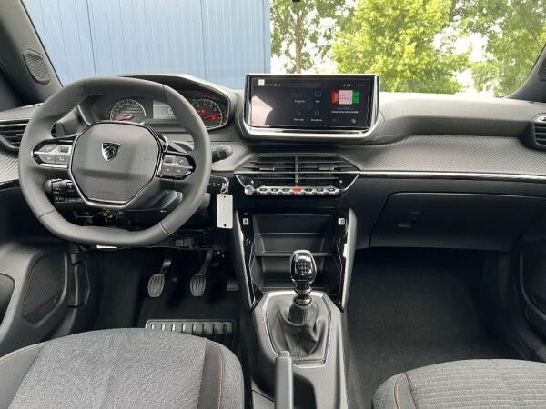 Peugeot 2008 BENZIN 100 Style*SOFORT VERFÜGBAR*Navigation*Sitzheizung