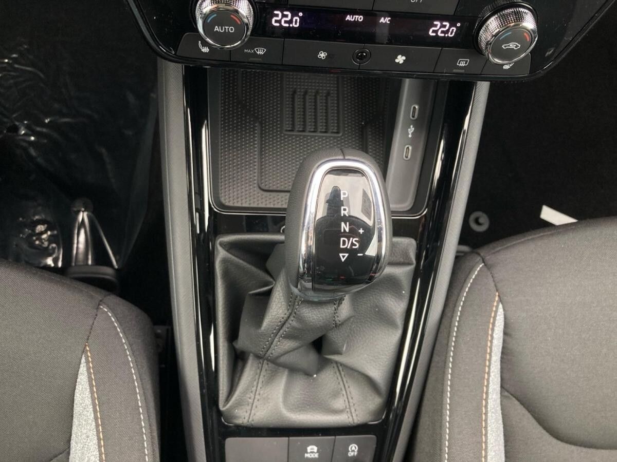 Skoda Kamiq Tour 1.0TSI DSG.NAVI.PDC.LaneA.SignA.AHK.SmartLink+.WIRELESS.DAB