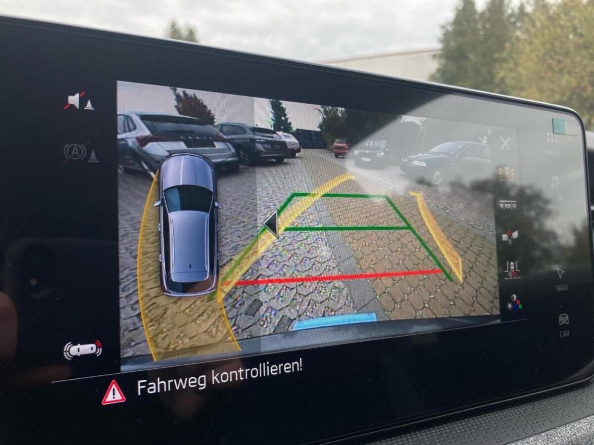 Skoda Kamiq Tour 1.0TSI DSG.NAVI.PDC.LaneA.SignA.AHK.SmartLink+.WIRELESS.DAB