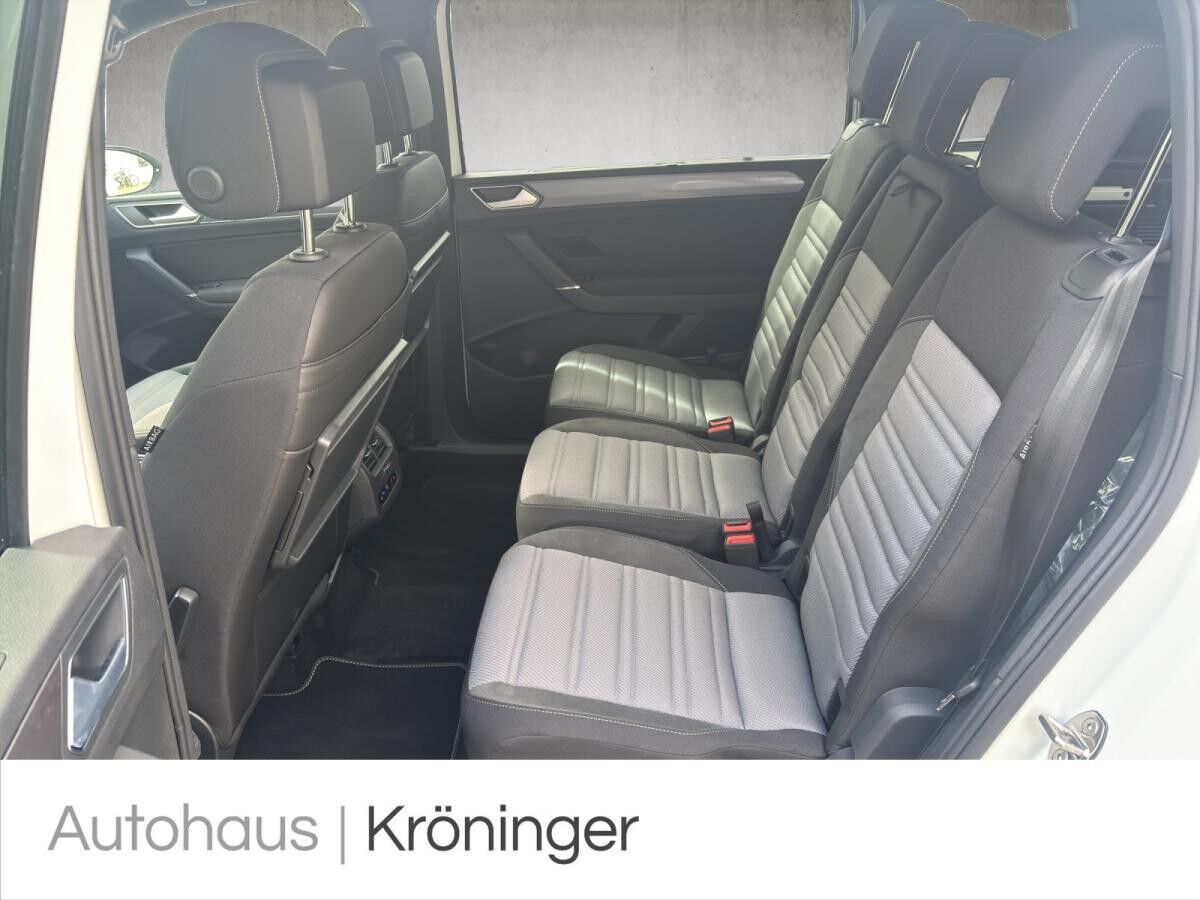 Volkswagen Touran Highline 1.5 TSI R-Line DSG AHK Navi
