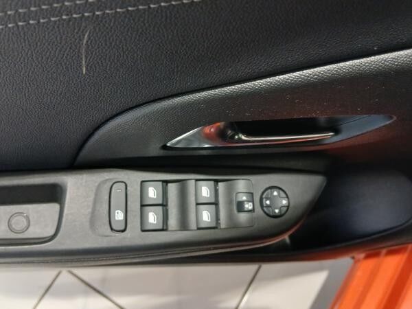 Opel Corsa-e Navi,WirelessCharging,Sitzheizung