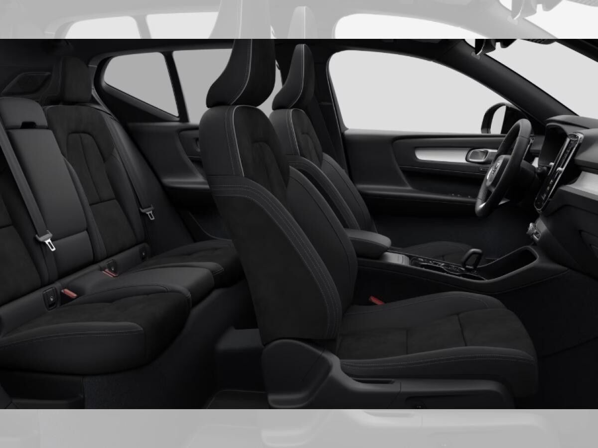 Volvo XC40 ULTRA Black Edition B3 Mild Hybrid