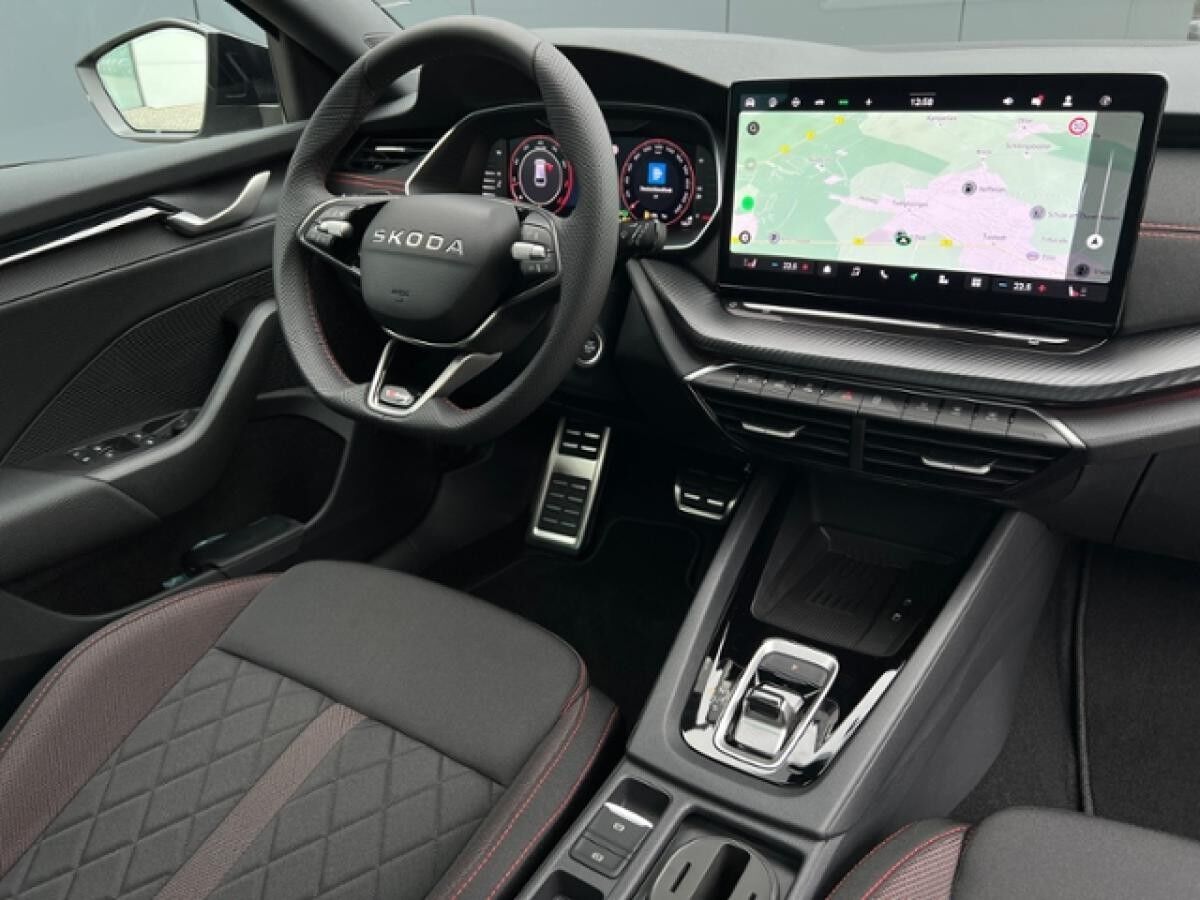 Skoda Octavia Combi RS 2.0 TSI DSG *AHK,Matrix-LED,Panorama*