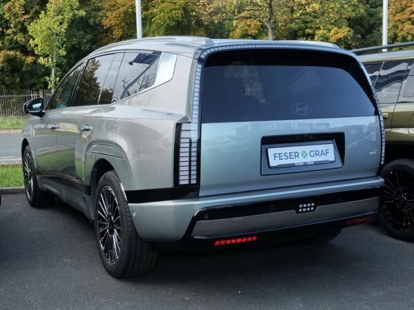 Hyundai IONIQ 9 UNIQ 7-SITZE PANO MATRIX LEDER ALLRAD