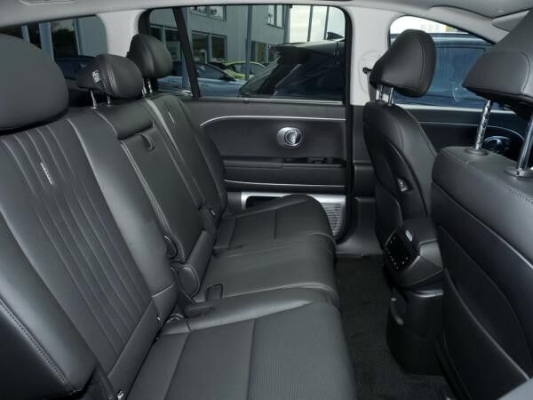 Hyundai IONIQ 9 UNIQ 7-SITZE PANO MATRIX LEDER ALLRAD