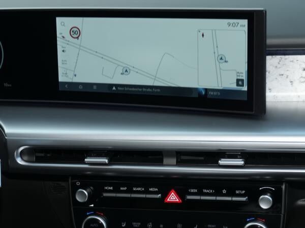 Hyundai IONIQ 9 UNIQ 7-SITZE PANO MATRIX LEDER ALLRAD
