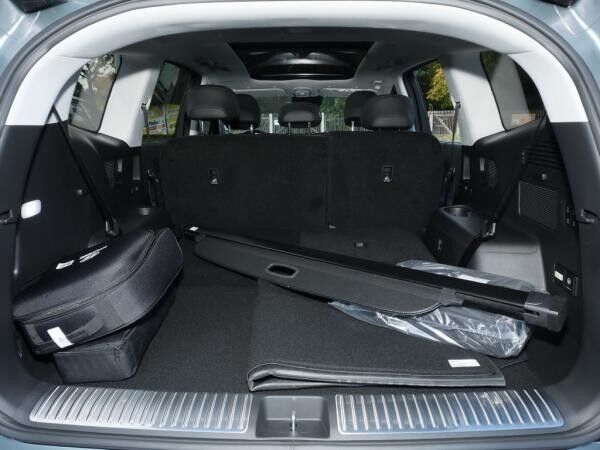 Hyundai IONIQ 9 UNIQ 7-SITZE PANO MATRIX LEDER ALLRAD
