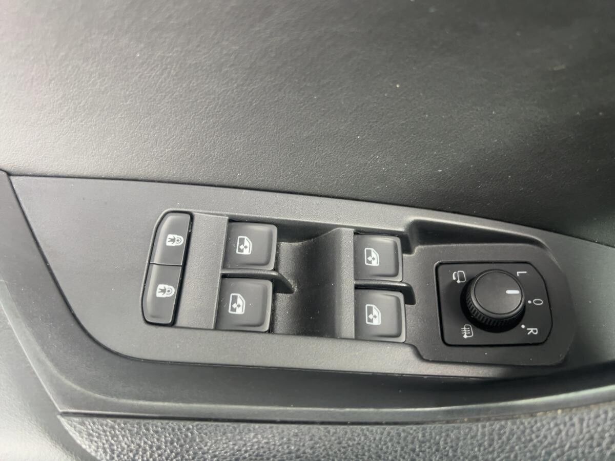 Skoda Kodiaq 2.0 TDI 4x4 DSG Drive CLEVER 7-Sitzer Skoda Kodiaq 2.0 TDI 4x4 DSG Drive CLEVER 7-Sitzer