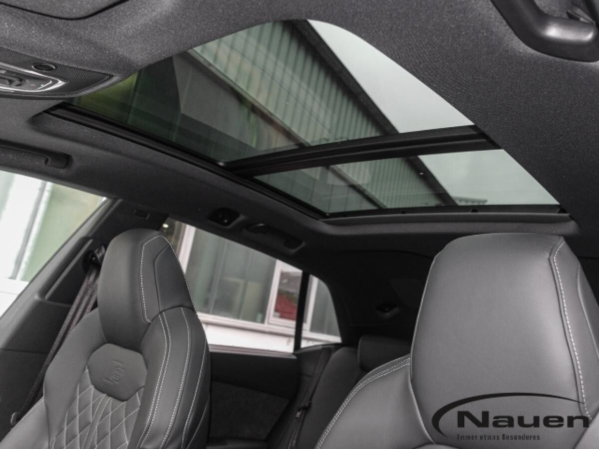 Audi SQ8 4.0 TFSI quattro*Individuallack*AHK*Pano*