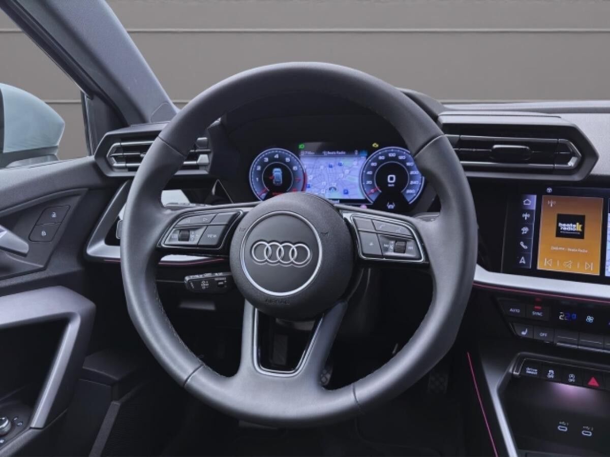 Audi A3 Sportback 30 TFSI NAVI+ KAMERA PDC SITZHZG LED