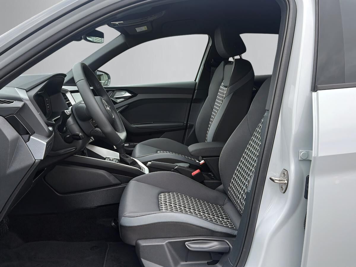 Audi A1 Sportback S line 35 TFSI S tronic KAMERA + LED + INTERFACE + VIRTUAL