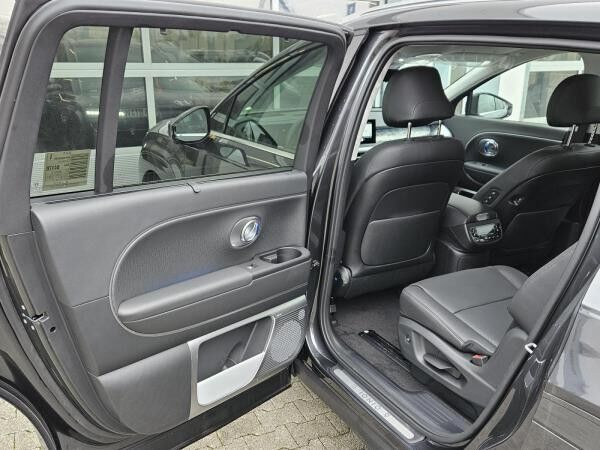 Hyundai IONIQ 9 6-Sitzer UNIQ Pano-Glas-Schiebed. Swivel-Pak.