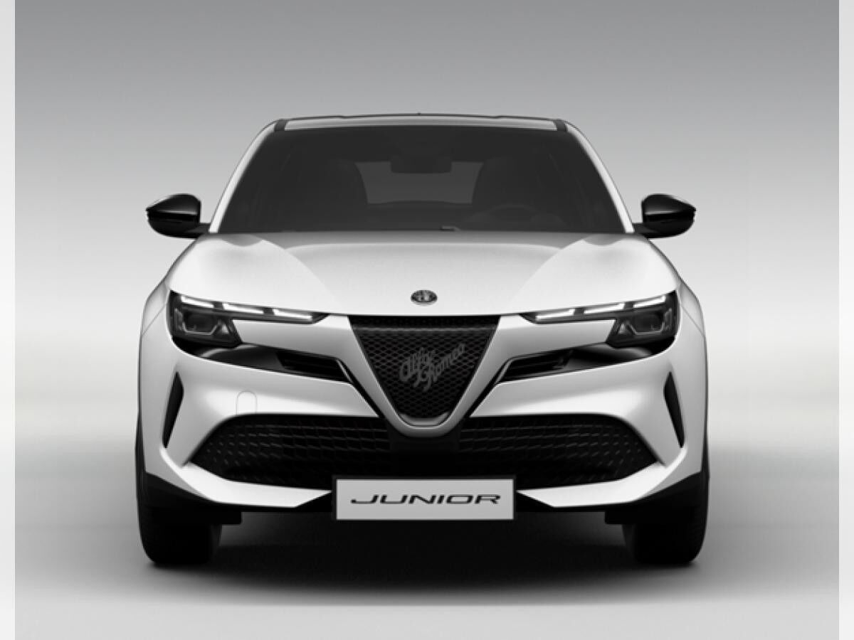 Alfa Romeo Junior IBRIDA 107kW (145 PS) - Privat