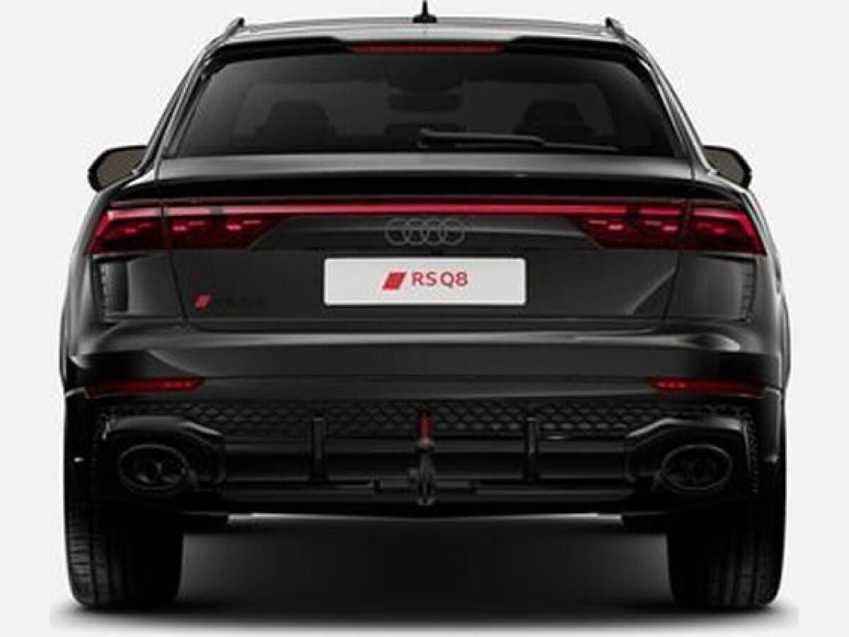 Audi RS Q8 SUV performance tiptr. Vmax305 FwPakAdvanc