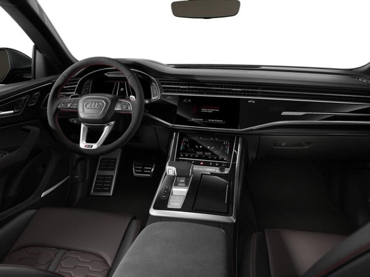 Audi RS Q8 SUV performance tiptr. Vmax305 FwPakAdvanc