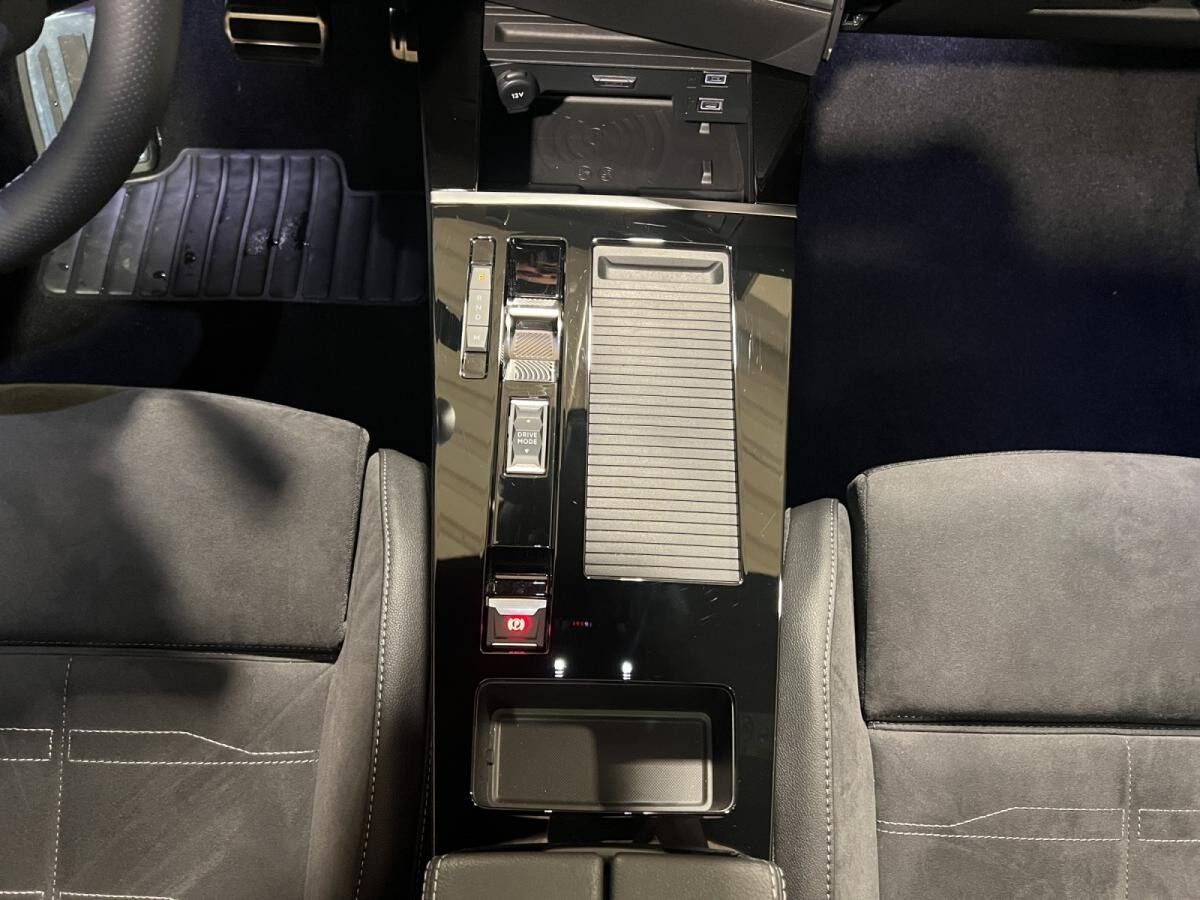 Opel Astra Opel Astra L ULTIMATE HUD NAVI MEMORY PANO 360°MATRIX LED 18ZOLL El. Panodach Leder Digitales Cockpi