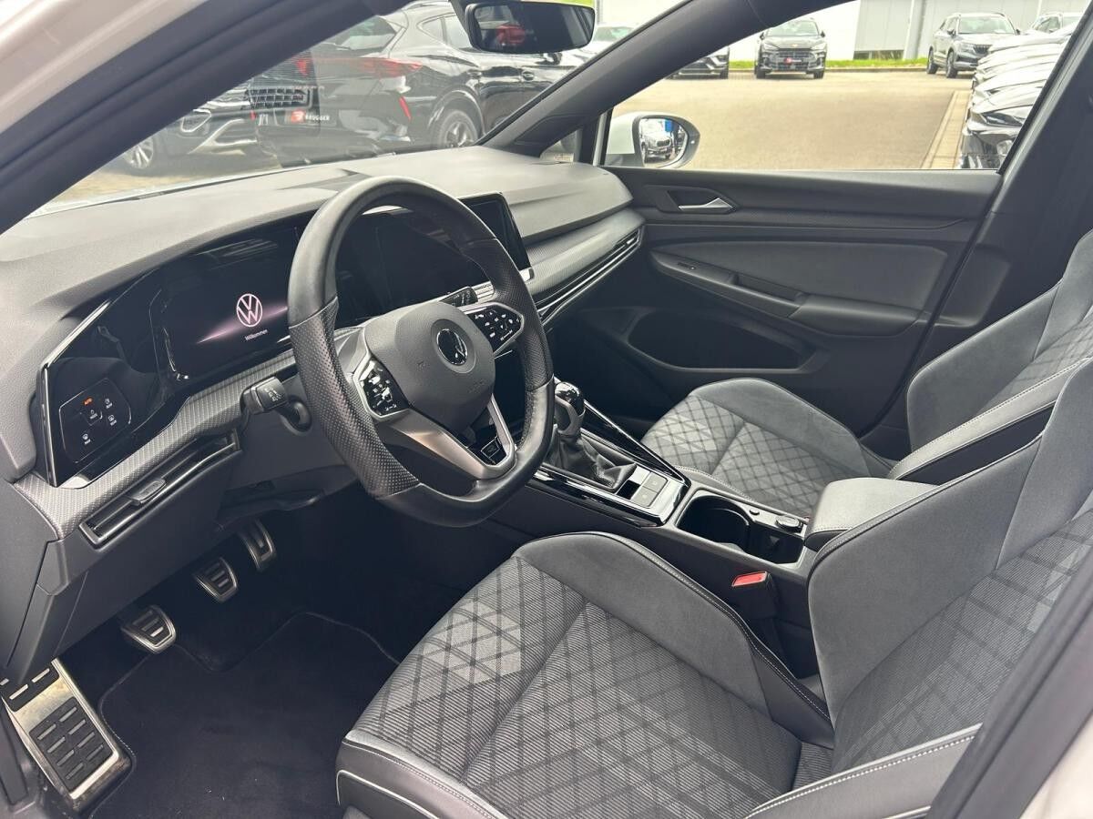 Volkswagen Golf 1.5 TSI R-LINE ACC LED KAMERA APPLE-CAR-PLAY