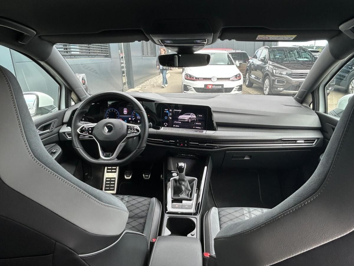 Volkswagen Golf 1.5 TSI R-LINE ACC LED KAMERA APPLE-CAR-PLAY