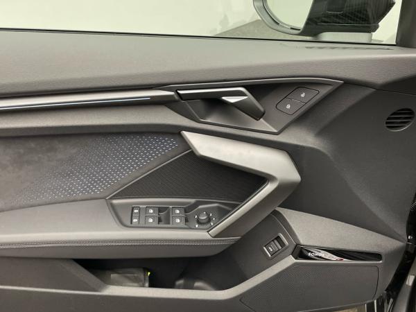 Audi RS3 Sportback S tronic Digi-Cockpit 360° Kamera