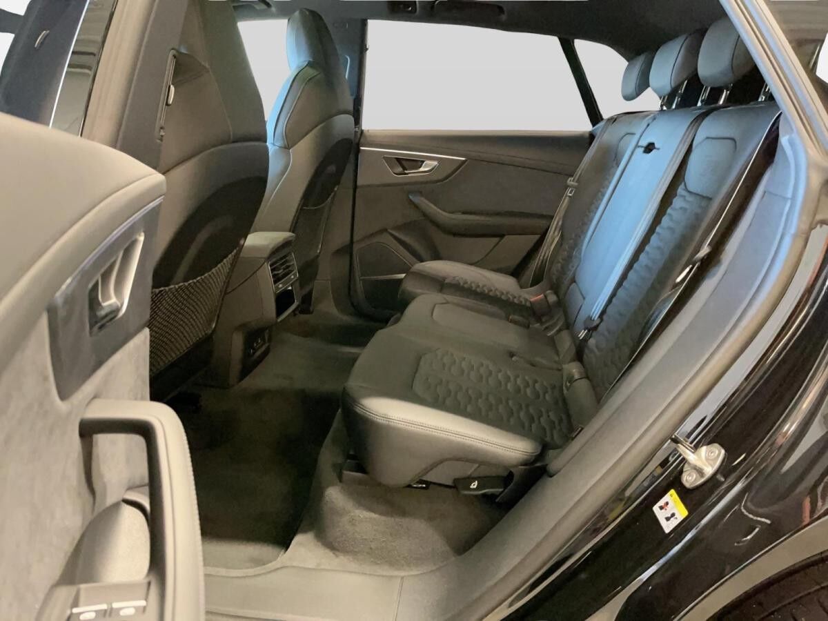 Audi RS Q8 SUV performance tiptronic 360 4xSHZ Audi RS Q8 SUV performance tiptronic 360 4xSHZ